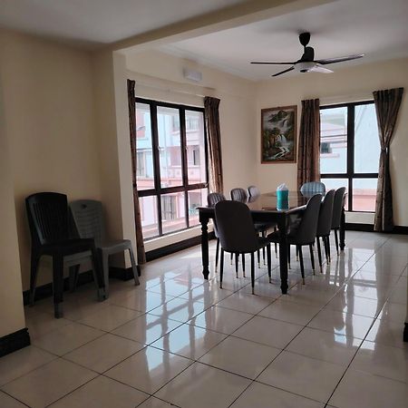 Town Condo - Marina Court Кота-Кинабалу Экстерьер фото