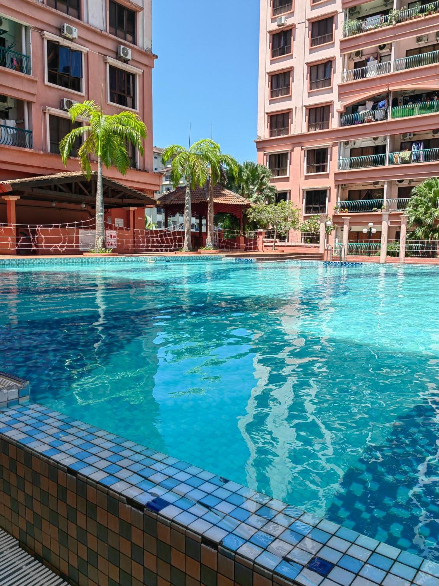 Town Condo - Marina Court Кота-Кинабалу Экстерьер фото